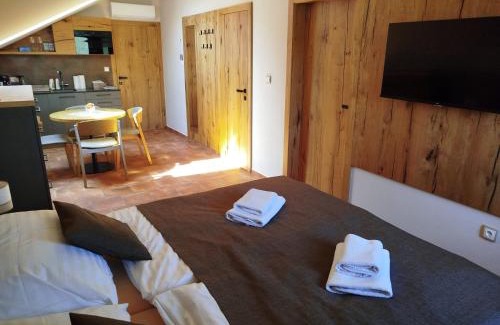 Velke Bilovice House | Sklep Víno Strýček