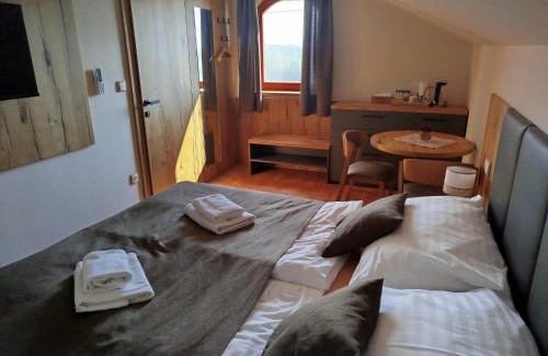 Velke Bilovice House | Sklep Víno Strýček