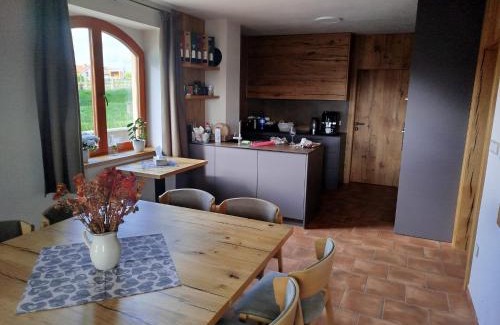 Velke Bilovice House | Sklep Víno Strýček