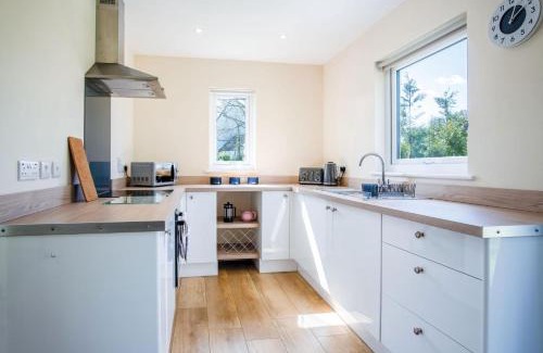 Jameston Apartment | Skomer Lodge - 2 Bedroom Lodge - Manorbier
