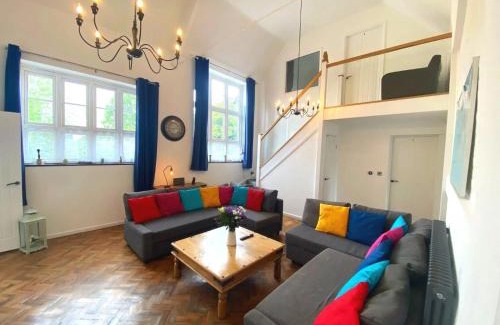 Bodham House | Skool House Retreat - 5 bedroom option