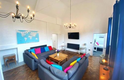 Bodham House | Skool House Retreat - 5 bedroom option