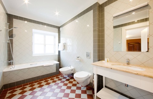 Skrunda Hotel | Skrunda Manor Hotel