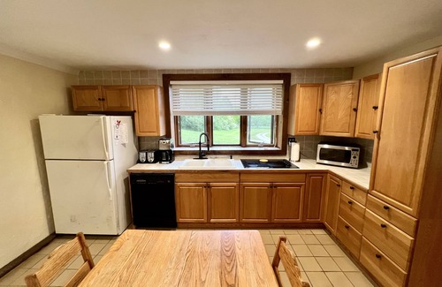 Freeport House | Skull Fork Creek Cottage and Hunting Lodge