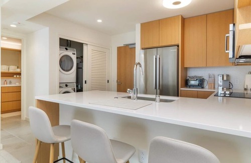 Ala Moana Condo | Sky Ala Moana 2307: 1 BR, 1 BA in Honolulu, Sleeps 4