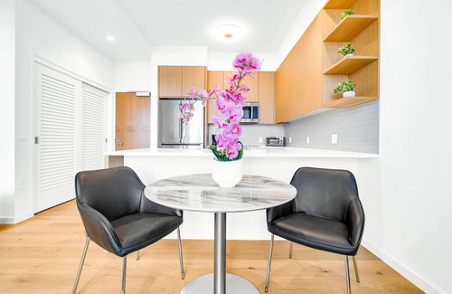 Ala Moana Condo | Sky Ala Moana 43rd fl PENTHOUSE Ocean & Diamond head view 1 Parking