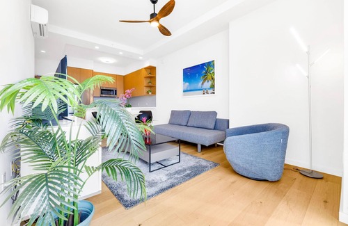 Ala Moana Condo | Sky Ala Moana 43rd fl PENTHOUSE Ocean & Diamond head view 1 Parking