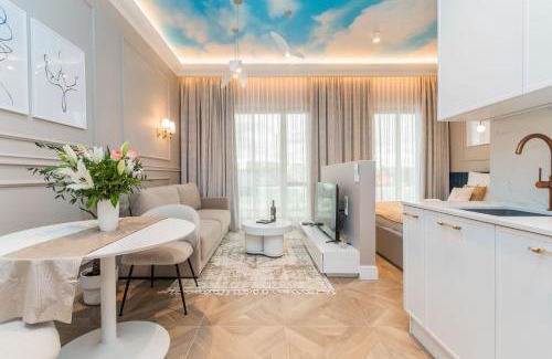 Gdansk City Center Apartment | Sky Apartment by Grand Apartments