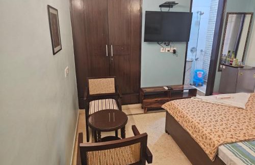 Safdarjung Enclave House | Sky Bloom Luxury Homestay
