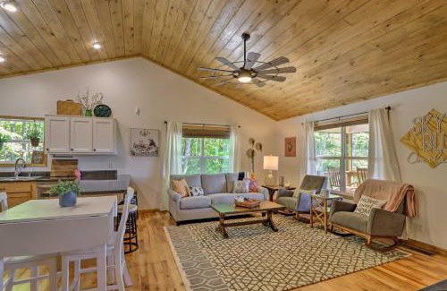Marble House | Sky Blue Overlook - Hot Tub and Screened Porch!