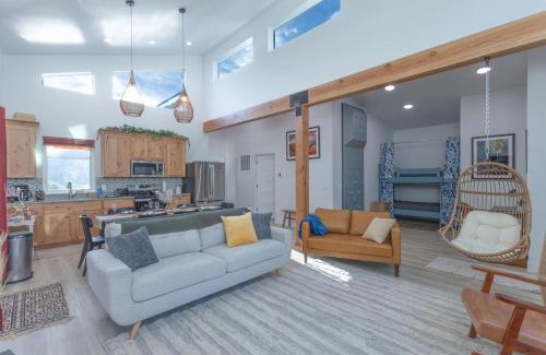 Glendale House | Sky Dome Hot Tub Climbing Wall Hammock Tents EV