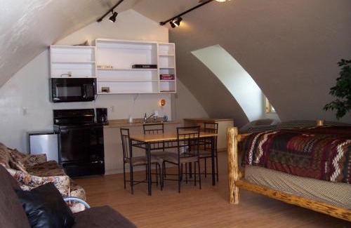 Coram Cabin | Sky Eco - General Store, Cabins & Studios