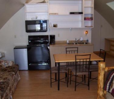 Coram Cabin | Sky Eco - General Store, Cabins & Studios