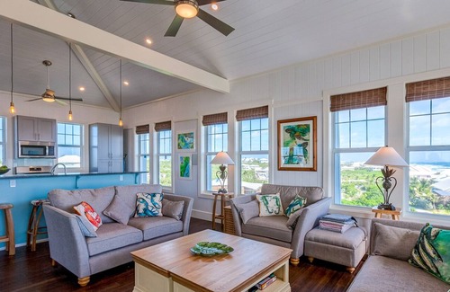 Hope Town House | Sky High Panoramic Views, dock slip, & steps to Tahiti Beach