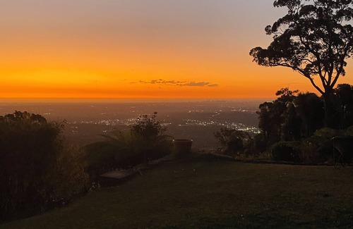 Mount Dandenong Apartment | Sky High Paradise- city and sunset views of Melbourne