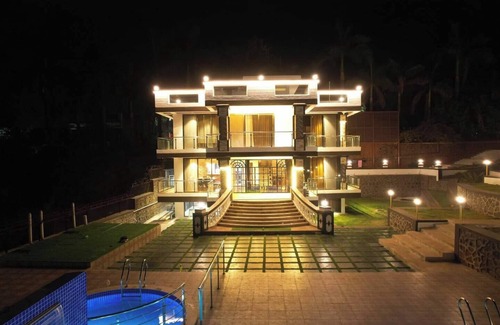 Lonavala House | Sky High Villa by Joy Suitesnn