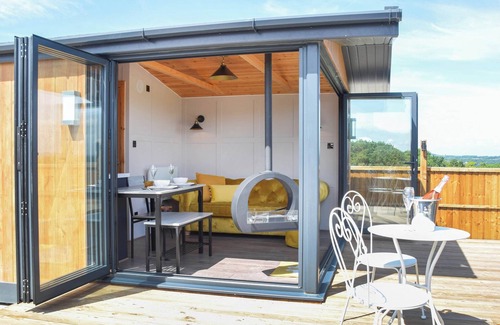 Skelmersdale Apartment | Sky Lark Lodge - UK49904