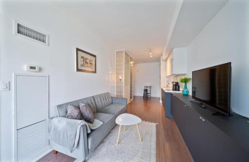 CityPlace Apartment | Sky Living Awesome Lake and City View