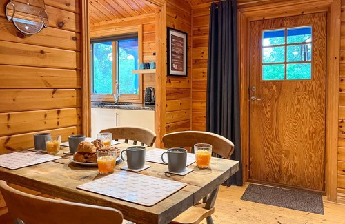 Great Ayton Cabin | Sky Lodge 6 Great Ayton Yorkshire - a lodge that sleeps 6 guests in 3 bedrooms