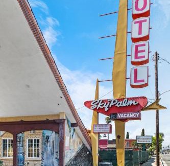 Orange Hotel | Sky Palm Motel - Orange