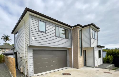 Auckland Villa | Sky Stars Brand-new comfortable 3 & 4-bedroom Houses