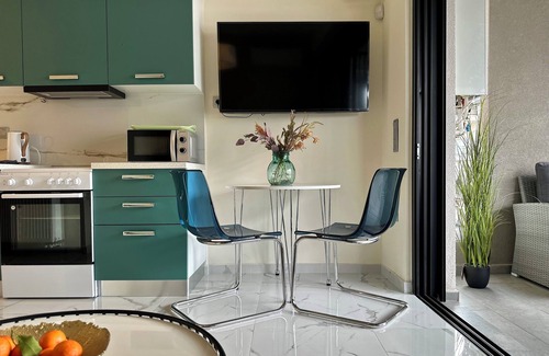 Petralona Apartment | Sky Suite 4