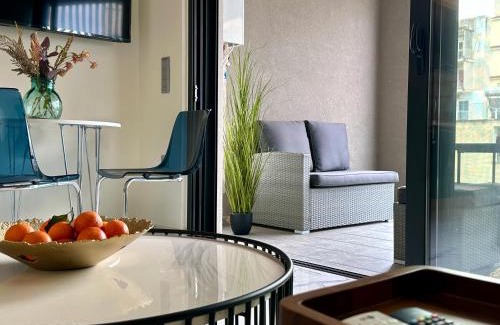 Petralona Apartment | Sky Suite Apartments - Cloud9 in the City