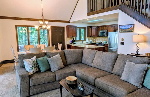 Sky Valley Cottage | Sky Valley's Secluded 3/3 Cottage Dog Friendly!