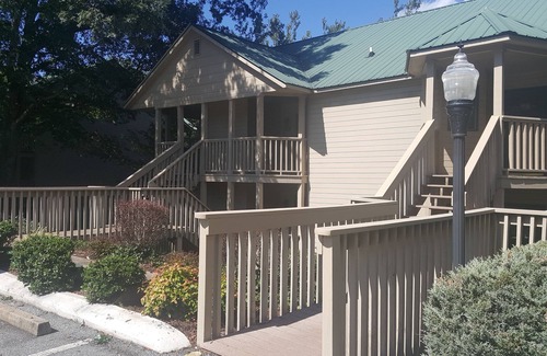 Lake Lure Condo | Skybeach by the lake