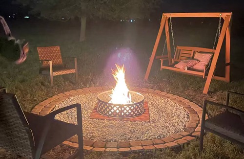 Elmo House | Skyblue Ranch, Peaceful Getaway with Pool!Pets!