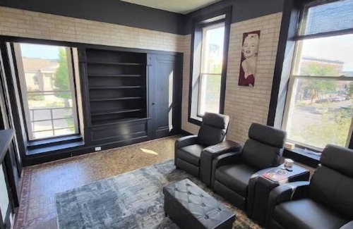 New Philadelphia Apartment | SkyBox SkyBox