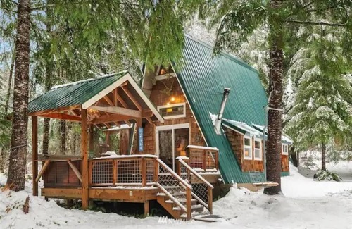 Skykomish Cabin | SkyCamp: Exclusive Stevens Pass Retreat w/5 Cabins, Spas & Sauna
