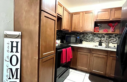 Southside House | Skycrest Smile Space-Cornhole, Ping Pong, Outdoor hot shower!