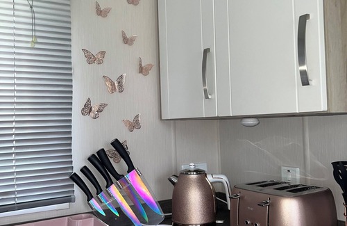 Minster on Sea House | Skye Breaks Boutique Holiday Home Stay By The Coast