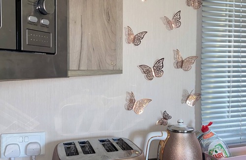 Minster on Sea House | Skye Breaks Boutique Holiday Home Stay By The Coast