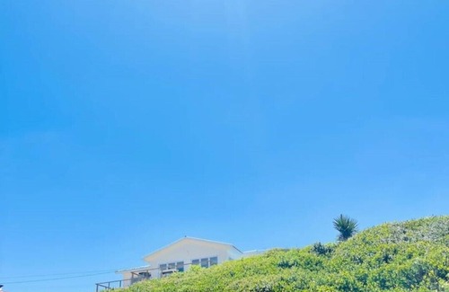 Klein Brak River Cabin | Skye Ocean Nest: Tiny Beach Home for 2 - Fast Wifi