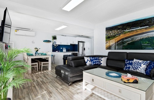 Malua Bay Apartment | Skyes Beach House - The Downstairs Apartment