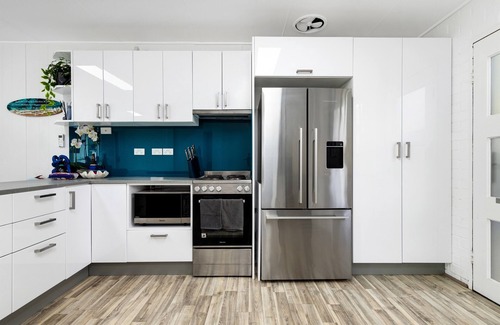Malua Bay Apartment | Skyes Beach House - The Downstairs Apartment