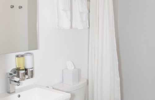 Green River House | Skyfall Guestrooms