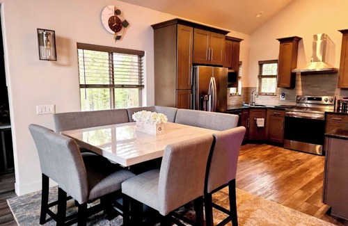 Divide Cabin | Skyfall Retreat-Hidden Haven Cabin-Secluded Serenity on 5 Acres-Early checkin
