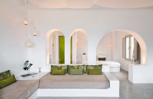 Pyrgos Hotel | Skyfall Suites - Adults Only