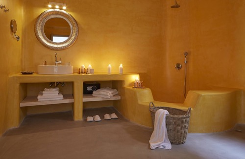 Pyrgos Hotel | Skyfall Suites - Adults Only