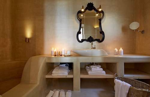 Pyrgos Hotel | Skyfall Suites - Adults Only