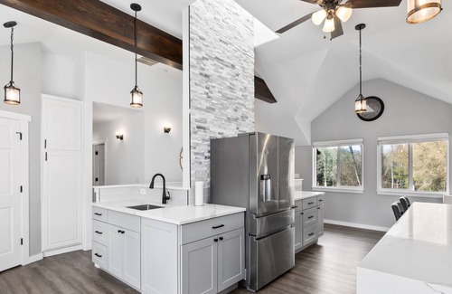 Monroe House | Skykomish River Estate: private riverfront acreage, hot tub, sandy beach
