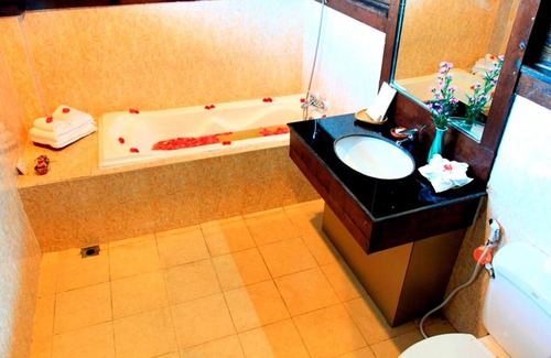 Nga Phe Chaung Hotel | Skylake Inle Resort