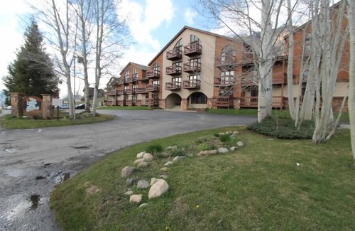 Crested Butte Condo | Skyland Lodge, Super cute studio, hot tub