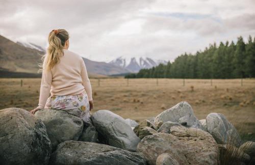 Ben Ohau Bed & Breakfast | Skylark Cabin
