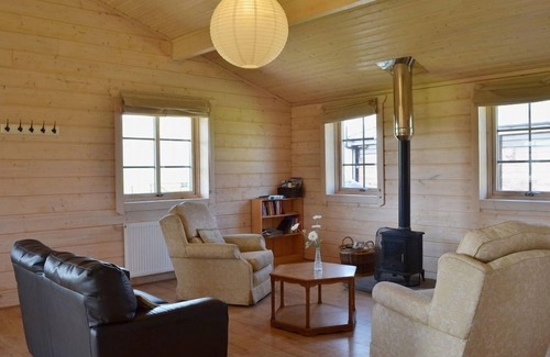 Kirkbean Cottage | Skylark Lodge - A Fabulous and very comfortable seaside log chalet, a minutes walk from the beach an