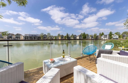 Laverton Villa | Skylark Lodge - HM24 - HOT TUB - Lakeside Spa