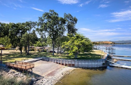 Lakeport Hotel | Skylark Shores Resort